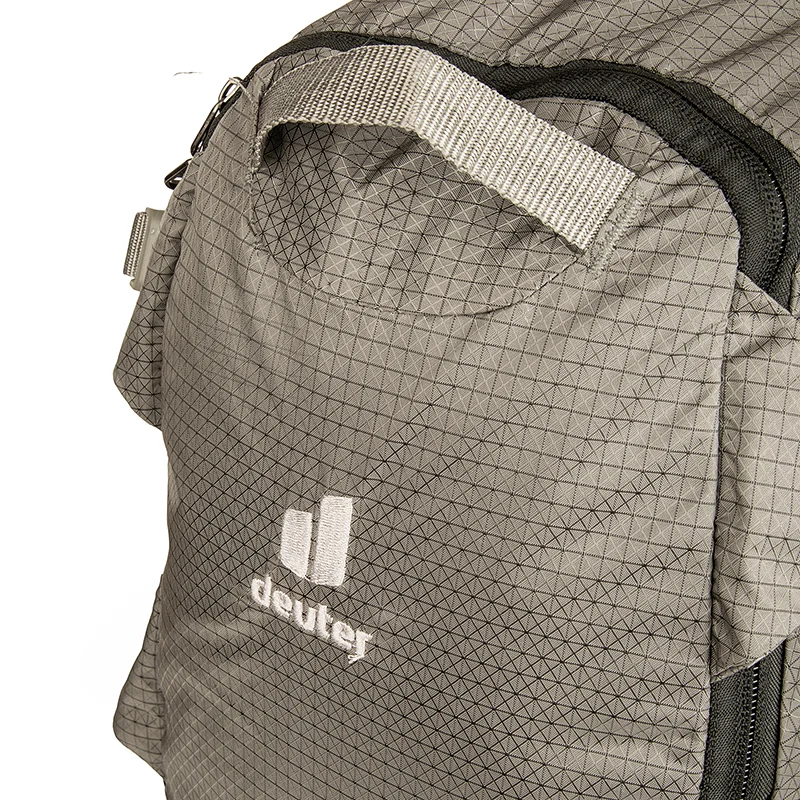 کوله کوهنوردی 20 لیتری طرح دیوتر فنردار