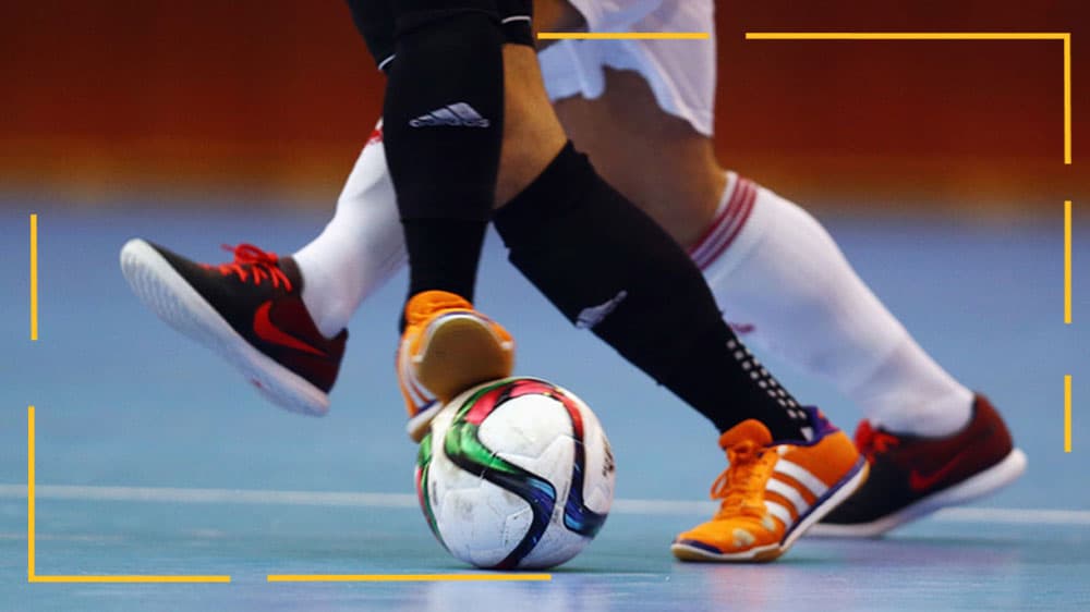 آشنایی با بهترین کفش های فوتسال + نکات انتخاب بهترین کفش سالنی